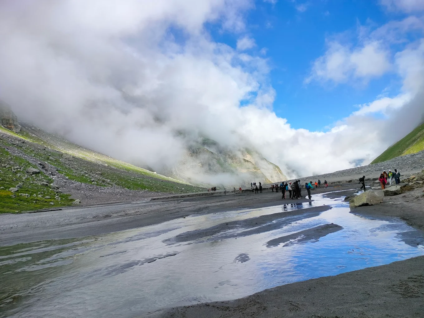 Hampta Pass Trek Difficulty: Can Beginners Do It?